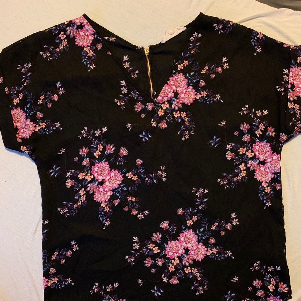 Flowy, navy & pink floral print blouse size small